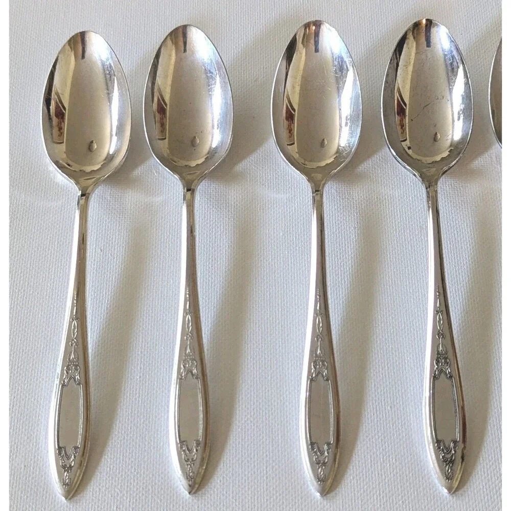 Wm A Rogers AA Oneida LTD set oneida
